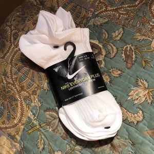Nike Everyday Plus lightweight, no-show socks